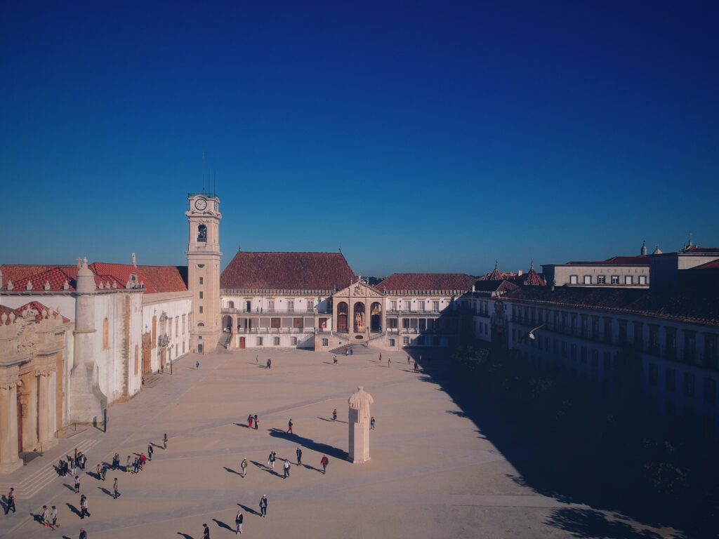 Estudar em Portugal: saiba o que é preciso