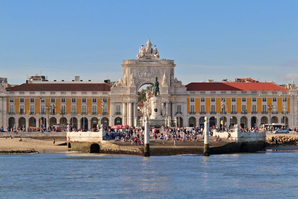 O que devo saber antes de viajar para Portugal?