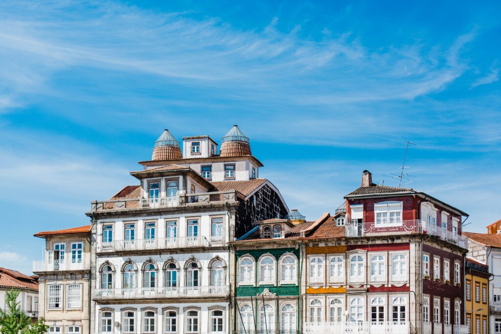 Nacionalidade portuguesa por casamento ou união de facto: como é analisada a ligação à comunidade portuguesa?